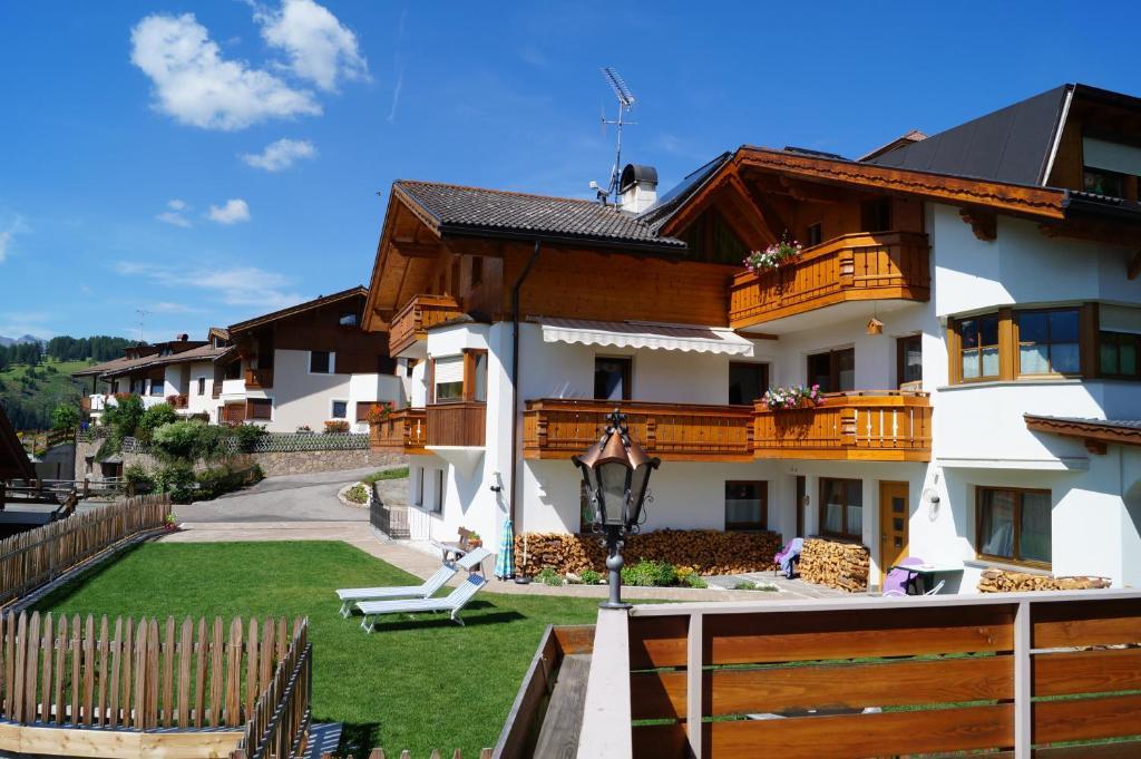 Apartments Salieta Santa Cristina Val Gardena Bagian luar foto